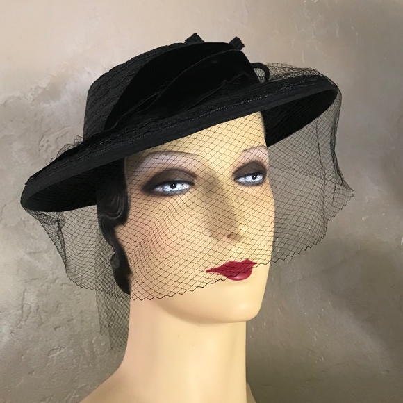 ALLURING 1940s\' BLACK STRAW FEDORA TRIMMED WITH VELOUR AND YELLOW FABRIC FLOWERS main image 3